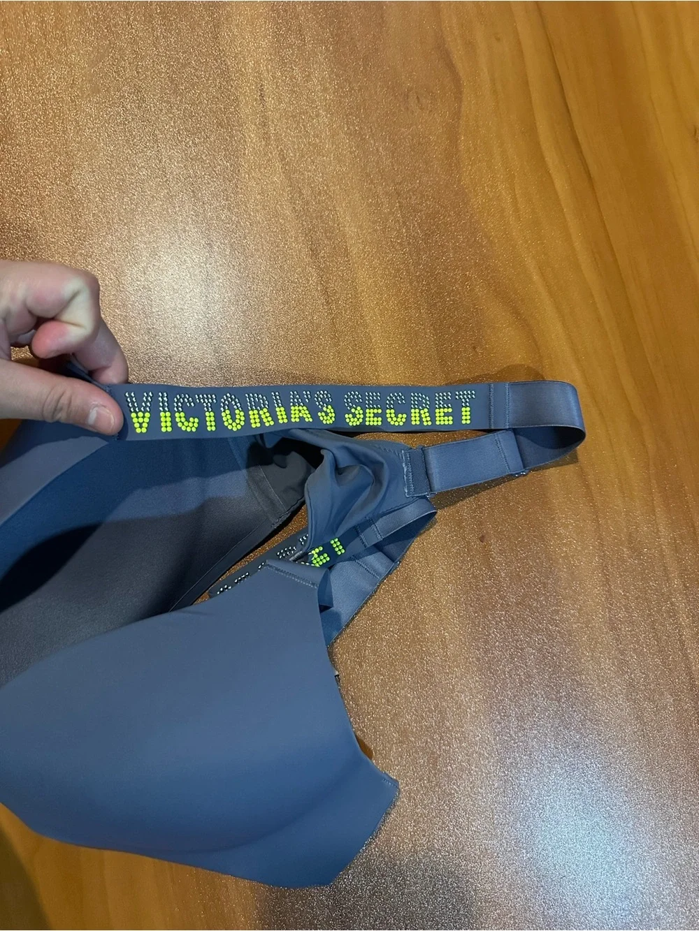 Victoria’s Secret Wireless T-Shirt Bra 34D‎ Gray Logo Strap Lightly Lined
